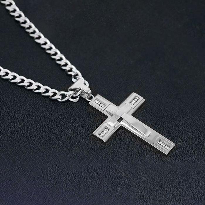 Men&#39;s Cross Necklaces in Stainless Steel / Silver