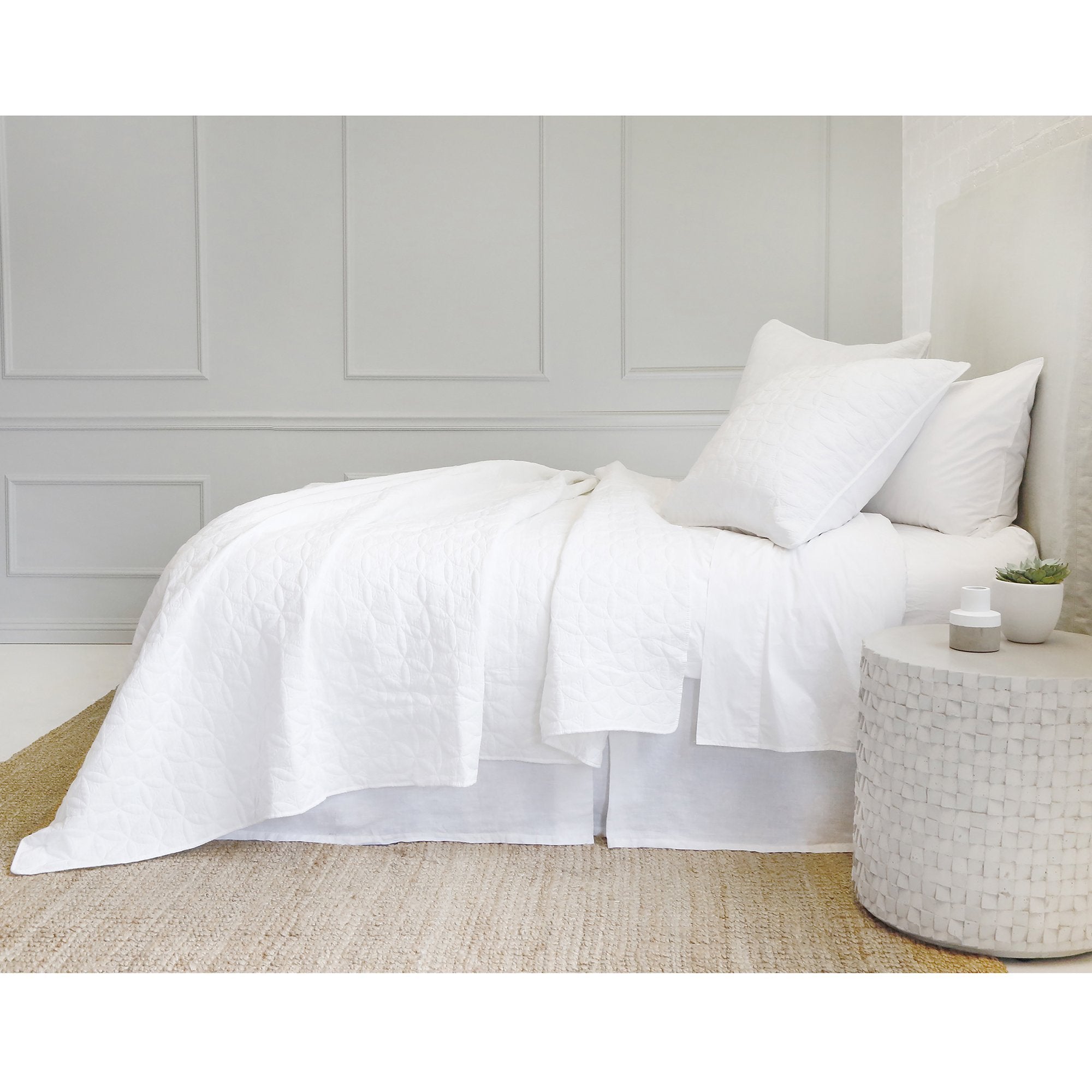 Oslo White Coverlet Collection