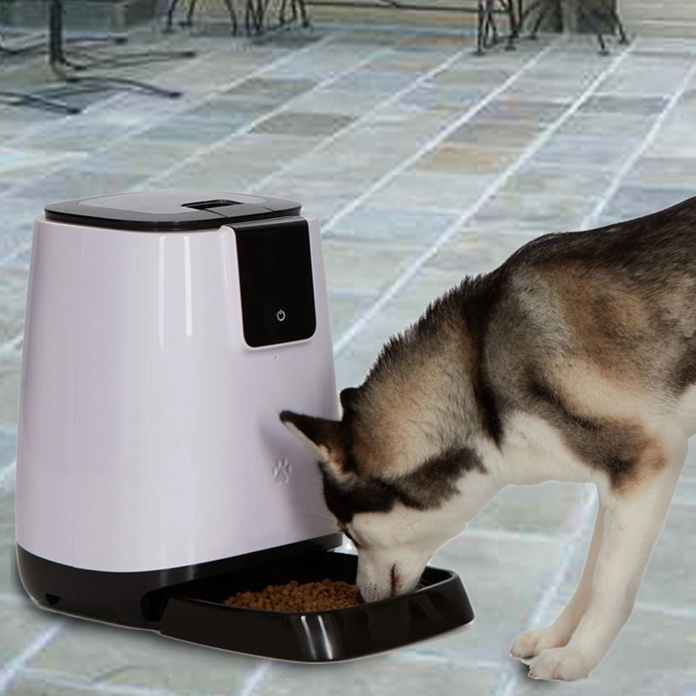 Smart Programmable Automatic Feeder for Pets
