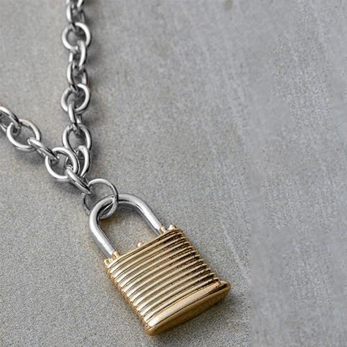 Rough &amp; Edged Padlock Chain Necklace / Silver/Gold