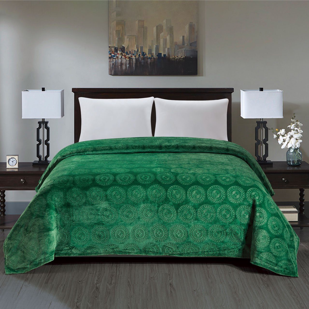 Caesar French Collection Flannel Fleece Blanket / Green / Queen