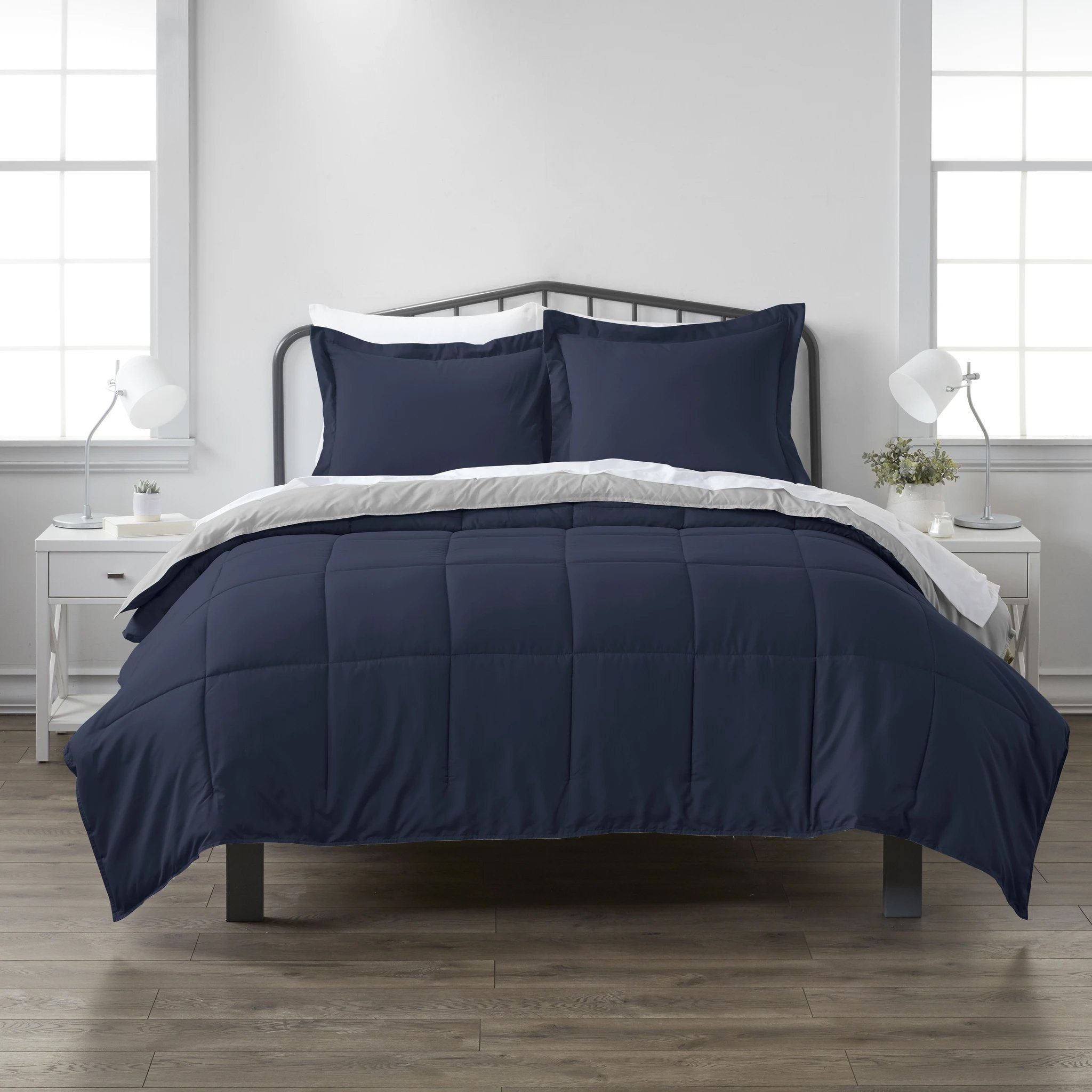 Reversible Down Alternative Comforter / Navy Blue/Light Gray / King/Cal King