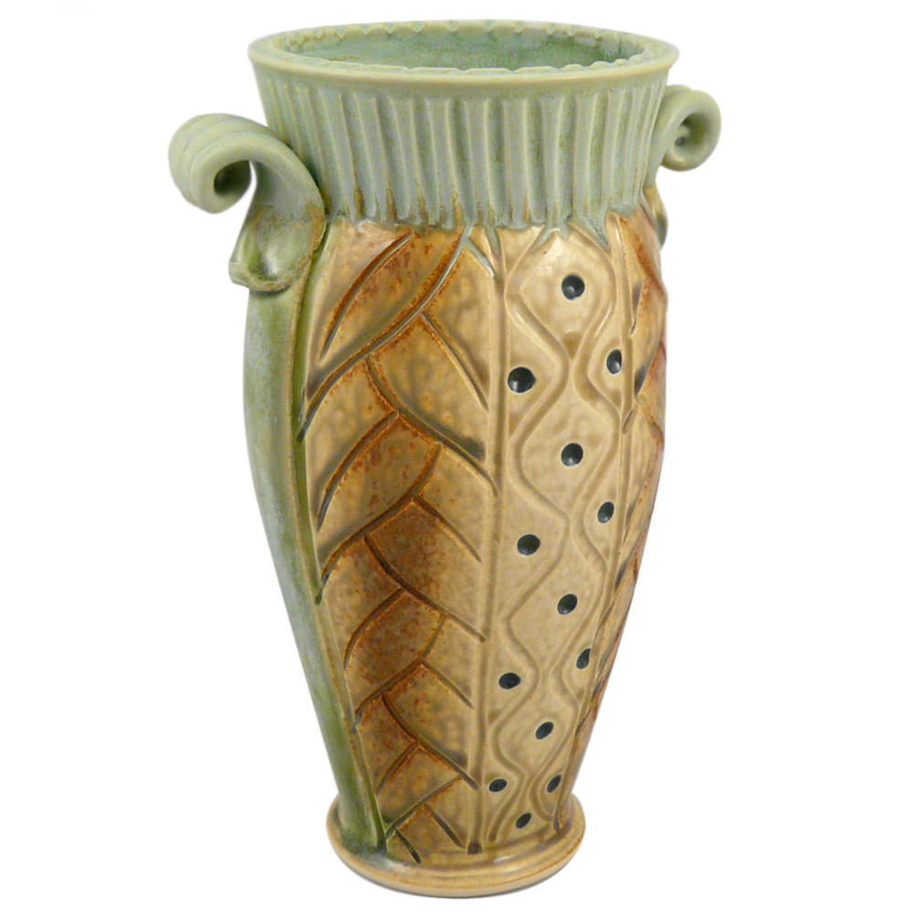 Classic Hand-Carved Pottery Vase with Diamond Tuft Pattern